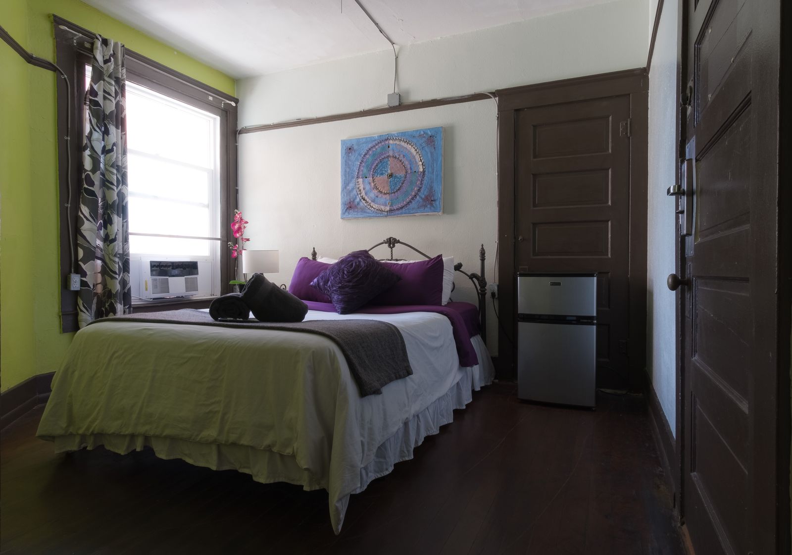 Deluxe private rooms at Lucky D's Hostel San Diego